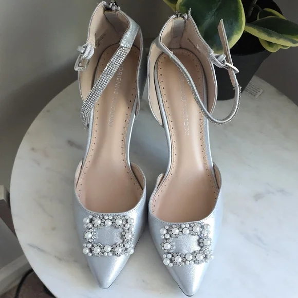 Chic Silver Heels with Rhinestone Accents - Picture 1 of 7